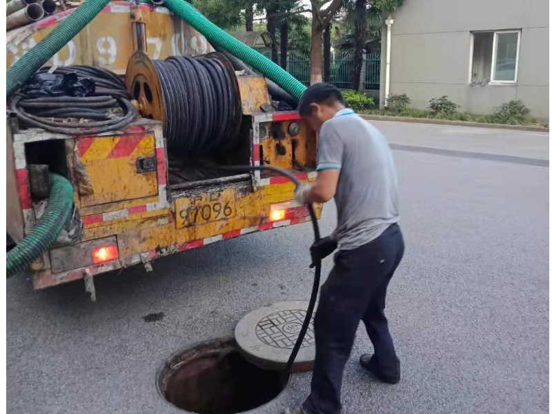 徐汇区华泾路专业下水道疏通，纸巾多堵塞了马桶疏通？